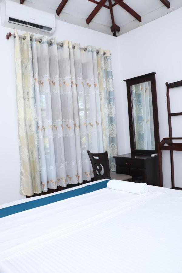 Southern Entry Dikwella Ngoại thất bức ảnh